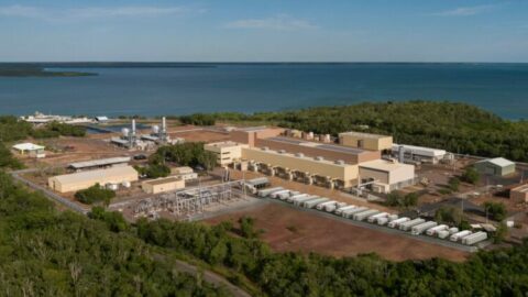 Microgrids and Virtual Synchronous Machines supporting the energy transition