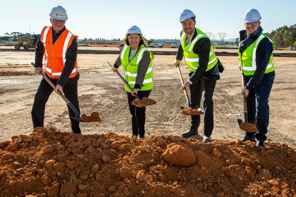 Sod turn image. From left to right: Greg Joiner, Chief Executive Officer, Shell Energy Australia; Hon. Lily D’Ambrosio MP, Victoria’s Minister for Energy & Resources; Daniel Burrows, Head of Asia Pacific and Chief Investment Officer, Eku Energy and Steven Murphy, CEO, Perfection Private.