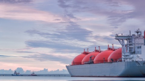 Federal Government invests in LNG and mining