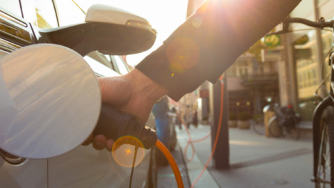 Ultra-rapid charging stations on major Australian routes